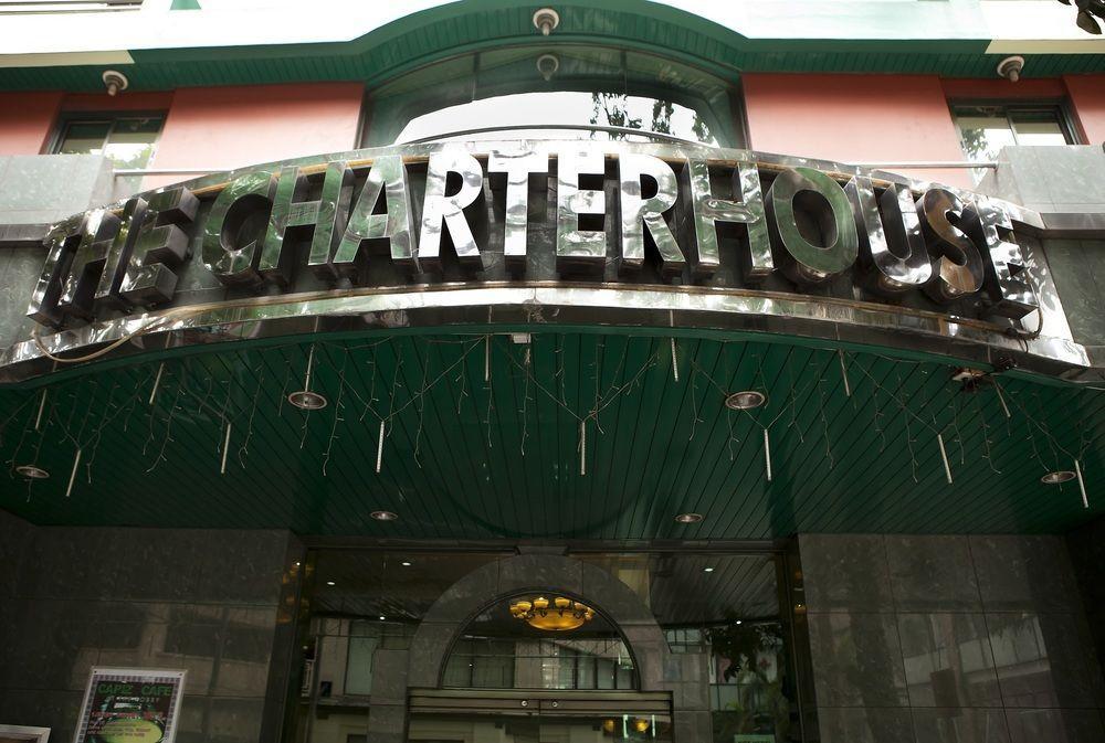 The Charter House Hotel Makati City Exterior photo